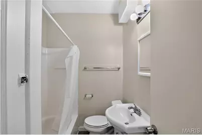 7041 Glades Avenue, Saint Louis, MO 63117 - Photo 28
