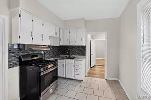 7041 Glades Ave, Saint Louis, MO 63117 - Photo 14