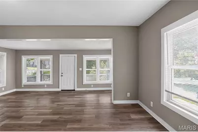 7041 Glades Avenue, Saint Louis, MO 63117 - Photo 8