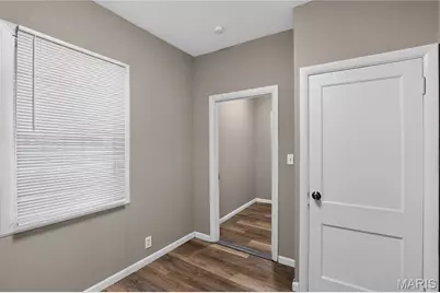 7041 Glades Avenue, Saint Louis, MO 63117 - Photo 22