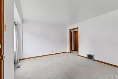 7322 Parkwood Drive, Saint Louis, MO 63116 - Photo 12