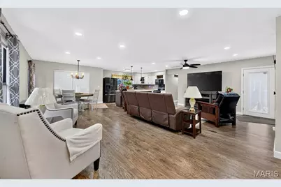 17 Debbie Drive, Saint Peters, MO 63376 - Photo 4