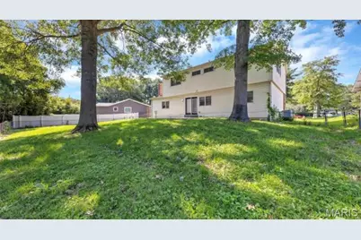 1729 Arrowpoint Drive Court, Saint Louis, MO 63138 - Photo 12