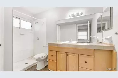 1729 Arrowpoint Drive Court, Saint Louis, MO 63138 - Photo 8