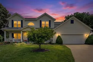 380 Huntleigh Manor Dr, Saint Charles, MO 63303 - Photo 2
