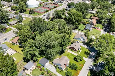 360 N New Florissant Road, Florissant, MO 63031 - Photo 2