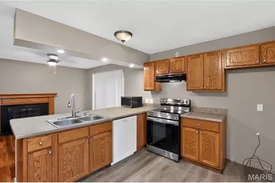 2827 Westminster Drive, Florissant, MO 63033 - Photo 10