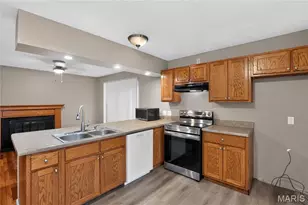 2827 Westminster Dr, Florissant, MO 63033 - Photo 10