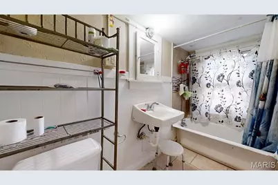 9421 Holtwood Road, Saint Louis, MO 63114 - Photo 30