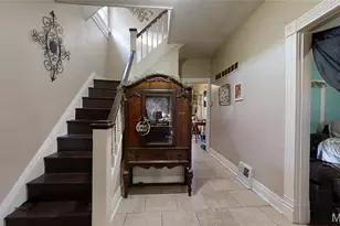 9421 Holtwood Rd, Saint Louis, MO 63114 - Photo 4