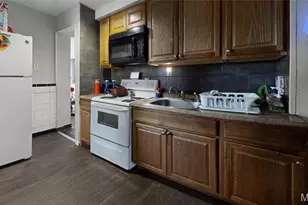 8007 Titus Rd, Saint Louis, MO 63114 - Photo 22