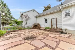 214 Kingdom Dr, Saint Charles, MO 63301 - Photo 12