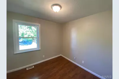 2942 Chance Drive, Florissant, MO 63031 - Photo 6