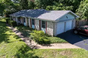 258 Ridge Trail Dr, Chesterfield, MO 63017 - Photo 2