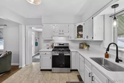 5729 Tholozan Avenue, Saint Louis, MO 63109 - Photo 12