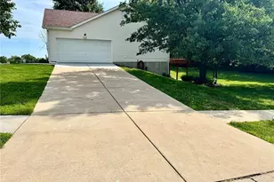 3820 Bedford Pointe Dr, Wentzville, MO 63385 - Photo 2