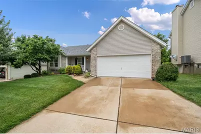 26 Docs Court, Saint Charles, MO 63303 - Photo 2