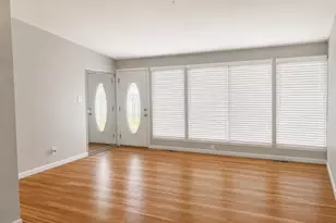 10700 Hallstead Dr, Saint Louis, MO 63136 - Photo 2