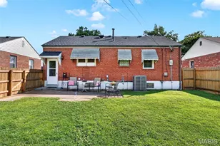 4317 Sunshine Dr, Saint Louis, MO 63116 - Photo 16