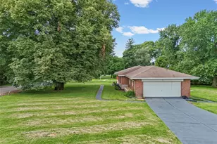 10325 Lookaway Dr, Saint Louis, MO 63137 - Photo 52