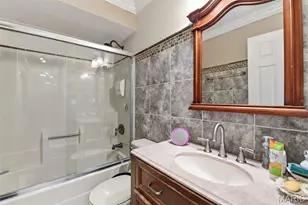 13178 Royal Pines Dr, Maryland Heights, MO 63146 - Photo 18