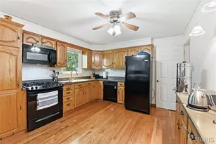 776 Coach Light Ln, Hazelwood, MO 63042 - Photo 8
