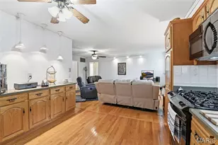 776 Coach Light Ln, Hazelwood, MO 63042 - Photo 10