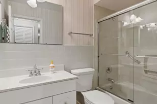 537 Huntercreek Ridge Ct, Des Peres, MO 63131 - Photo 22