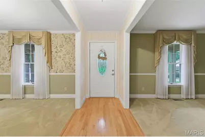 537 Huntercreek Ridge Court, Des Peres, MO 63131 - Photo 10