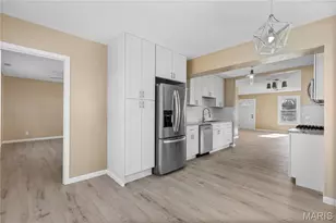 8257 Watson Rd, Saint Louis, MO 63119 - Photo 16