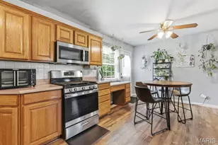 127 E Marseille Dr, Saint Louis, MO 63129 - Photo 4