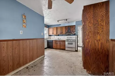 7407 Balfour Drive, Hanley Hills, MO 63133 - Photo 8