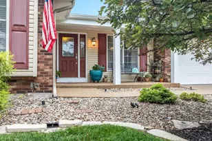 10 Lake Port Ct, Saint Peters, MO 63376 - Photo 2