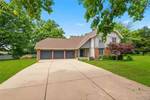 15693 Dresden Lake Ct, Chesterfield, MO 63017 - Photo 4