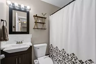406 Palermo Dr, Ballwin, MO 63021 - Photo 16