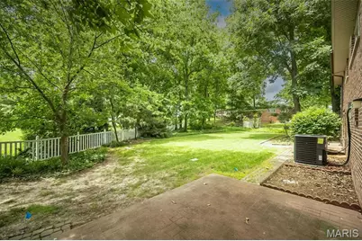 425 Kenilworth Lane, Ballwin, MO 63011 - Photo 58