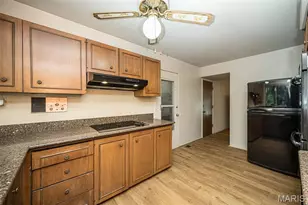 425 Kenilworth Ln, Ballwin, MO 63011 - Photo 18