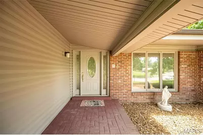 425 Kenilworth Lane, Ballwin, MO 63011 - Photo 6