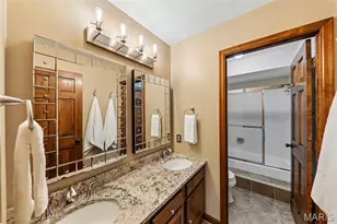 240 Whiting Ln, Chesterfield, MO 63005 - Photo 28