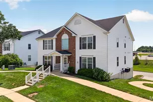 10 Homefield Gardens Dr, O'Fallon, MO 63366 - Photo 2