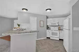 10 Homefield Gardens Dr, O'Fallon, MO 63366 - Photo 10