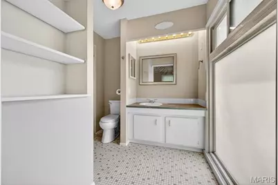 4542 Frederickton Court, Saint Louis, MO 63128 - Photo 16