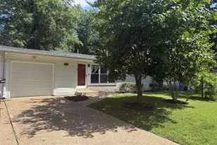 860 Flora Ln, Florissant, MO 63031 - Photo 1