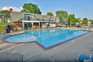1674 Blue Ridge Dr, Saint Louis, MO 63125 - Photo 2