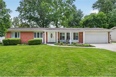 842 Lesparre Drive, Creve Coeur, MO 63141 - Photo 1