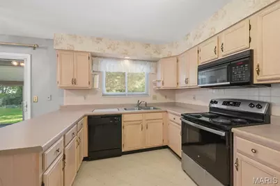 2082 Hackmann Estates Drive, Saint Charles, MO 63303 - Photo 10