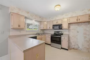 2082 Hackmann Estates Dr, Saint Charles, MO 63303 - Photo 8