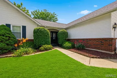 2082 Hackmann Estates Drive, Saint Charles, MO 63303 - Photo 2