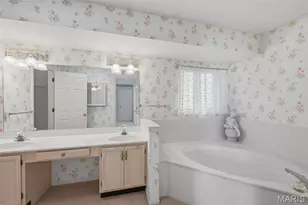 2082 Hackmann Estates Dr, Saint Charles, MO 63303 - Photo 16