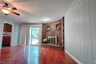 874 Hollyridge Dr, Ballwin, MO 63011 - Photo 6